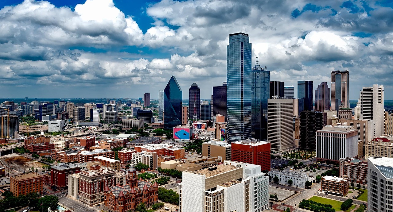 Flights to Dallas (DFW) - Downtown Dallas skyline - book airline tickets